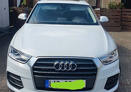 Audi Q3 2.0 TDI S tronic quattro -