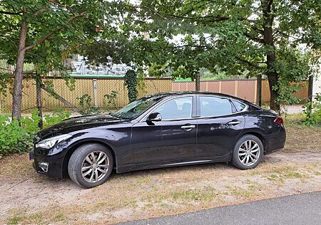 Infiniti Q70 2.2D Premium Auto Premium