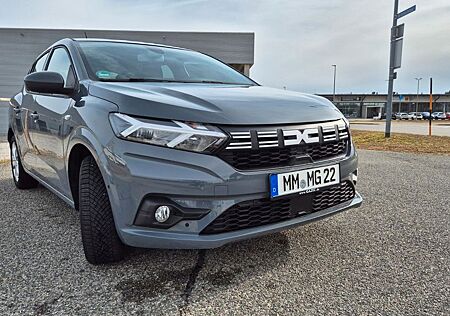 Dacia Sandero TCe 90 Expression 1. Hand + AHK