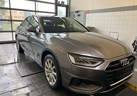 Audi A4 40 TDI S tronic quattro