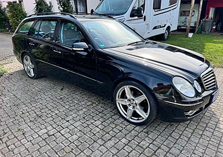 Mercedes-Benz 220
