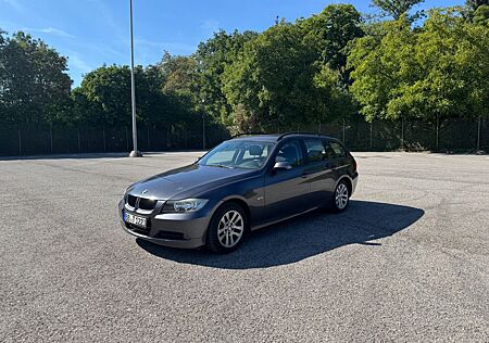 BMW 318i TÜV 01/2027