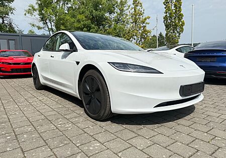 Tesla Model 3 Long Range (RWD) | Highland
