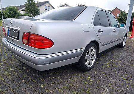 Mercedes-Benz E 230 ELEGANCE Elegance