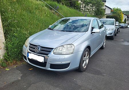 VW Jetta Volkswagen 2.0 FSI Comfortline