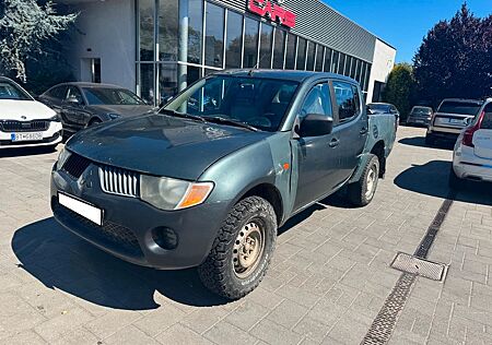 Mitsubishi L200 2.5 DI-D Club Cab Invite,100kW