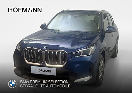 BMW iX1 xDrive30 DrivAssistPlus+adap. LED+RFK+SHZ