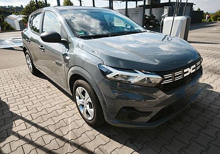 Dacia Sandero TCe 90 Essential Essential