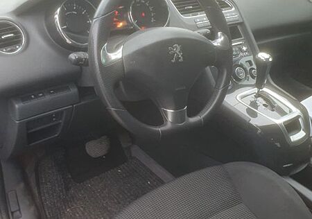 Peugeot 5008 1.6 Allure 155 THP Automatik Allure