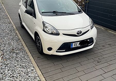 Toyota Aygo (X) Aygo (X) 1,0-l-VVT-i Connect Connect