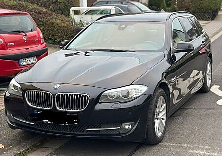 BMW 530d xDrive Touring A -