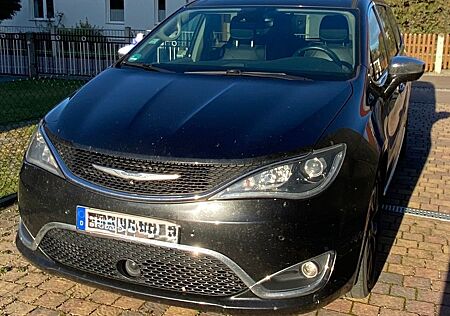 Chrysler Pacifica Limited, Nichtraucher, neuer TüV