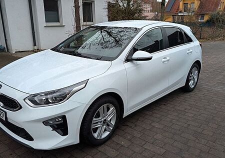 Kia Cee'd / Ceed 1.4 T-GDI Vision Vision