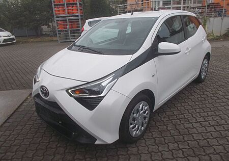 Toyota Aygo (X) Aygo -play