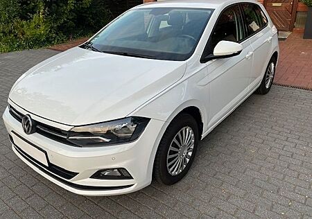 VW Polo Volkswagen 1.6 TDI SCR,NAVI,PDC,SHZ,Service