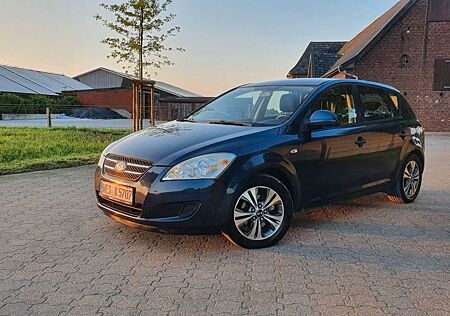 Kia Cee'd / Ceed Sporty Wagon 1.6 CRDi 90PS ES