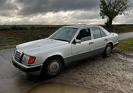 Mercedes-Benz E 300 D W124 1.Hand