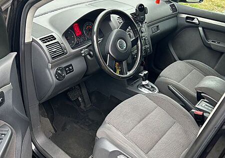 VW Touran Volkswagen 2.0 TDI DSG DPF Highline Highline