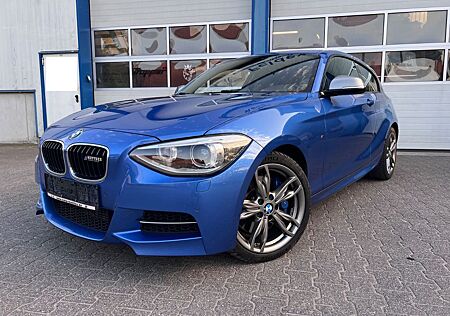 BMW M135 i xDrive 1. Hand checkheft