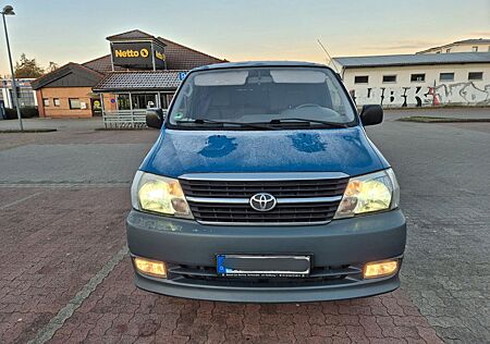 Toyota Hiace 4WD 2.5l Diesel Klima LKW- Zulassung Camp