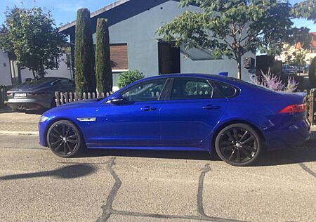 Jaguar XF 30d 300PS R-Sport Automatik R-Sport