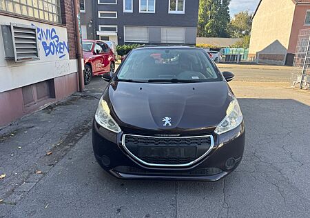 Peugeot 208 1.4 Active/Klimaanlage