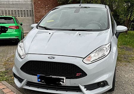 Ford Fiesta 1,6 ST200