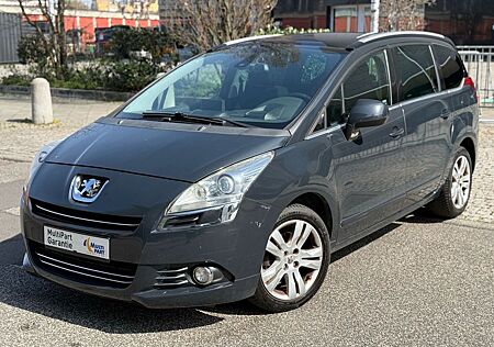 Peugeot 5008 Platinum// PANORAMA// PDC// NAVI// KLIMA