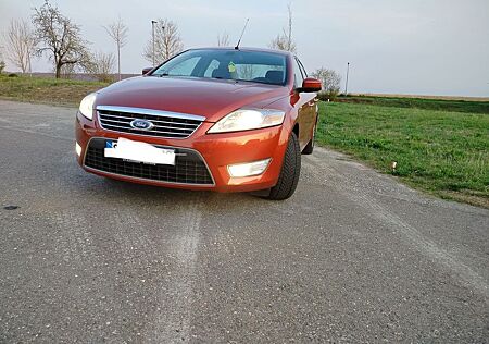 Ford Mondeo 2,0 Ghia Ghia