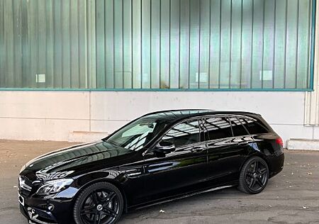 Mercedes-Benz C 63 AMG Mercedes-AMG T-Modell S205