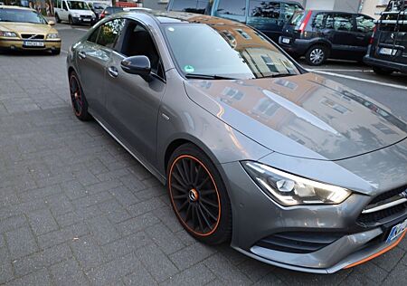 Mercedes-Benz CLA 250 4MATIC DCT -