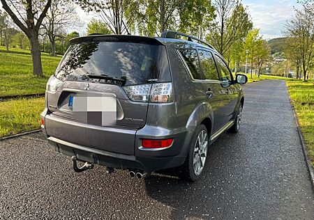 Mitsubishi Outlander 2.2 DI-D Instyle 4WD TC-SST Instyle