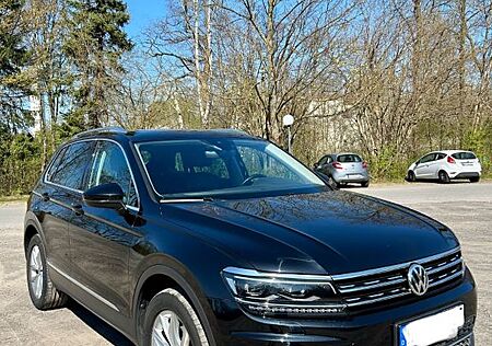 VW Tiguan Volkswagen 2.0 TDI SCR DSG 4MOTI Highline*Pano*Leder