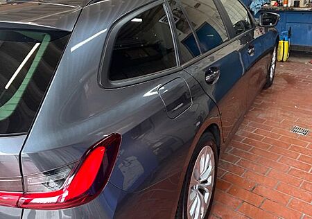 BMW 318d Touring Auto -Standheizung, Laserlicht