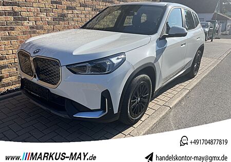 BMW iX1 eDrive20 LED Sportsitz Massage Navi HUD DAP
