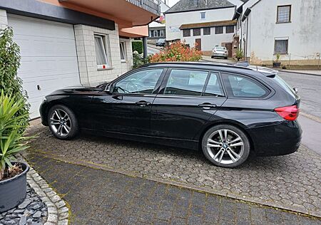 BMW 320i Touring Sport Line (8 Reifen)