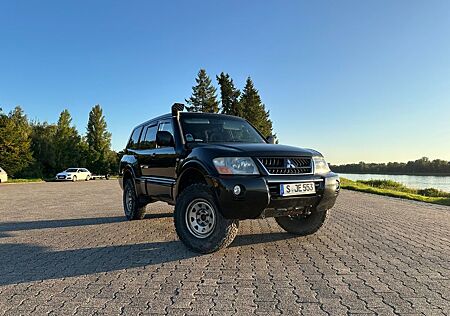 Mitsubishi Pajero 3,2 DI-D Dakar, OME Fahrwerk