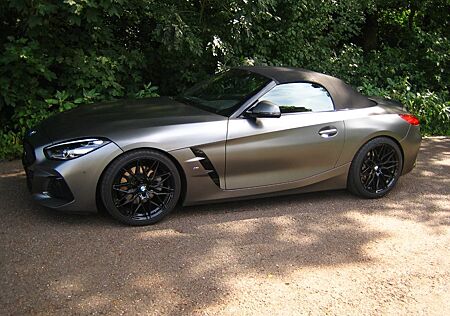 BMW Z4 sDrive30i M SPORTPAKET Individual Frozen Grey