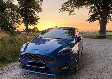 Ford Fiesta 1,5 EcoBoost ST mit Styling-Paket ST ...