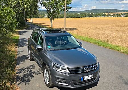 VW Tiguan Volkswagen 2.0 TDI 4MOTION Sport & Style Sport &...
