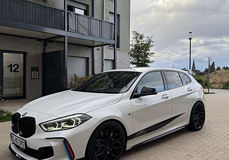 BMW 135i X Drive M Performance / Head Up / Schalen
