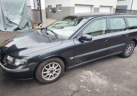 Volvo V70 2.4 - Großraum Kombi mit AHK 5 Zylinder