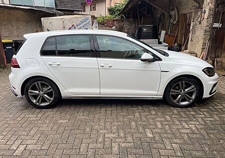 VW Golf Volkswagen 1.5 TSI CAM SHZ LED R-Line
