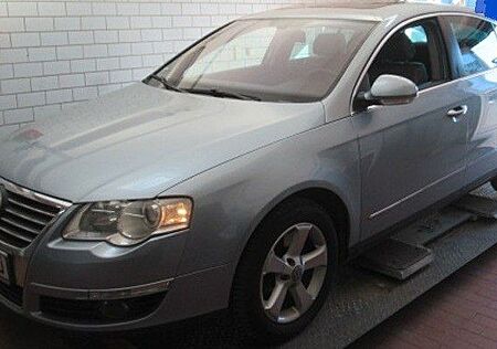 VW Passat Volkswagen 2.0 FSI Tiptronic Comfortline