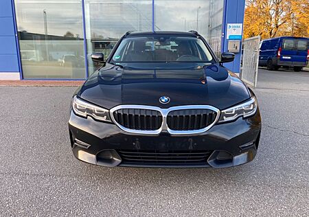 BMW 330 Baureihe 3 Touring d xDrive Sport Line