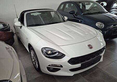 Fiat 124 Spider Lusso weiß
