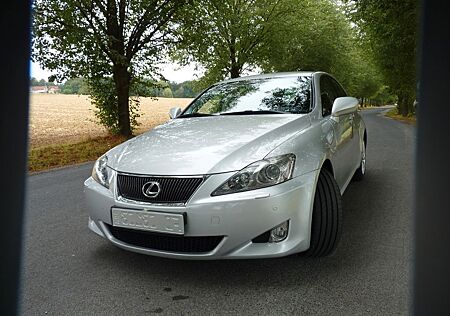 Lexus IS 220d Luxury Line Navi+Xen+Leder+Mark Levinson
