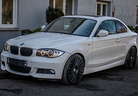 BMW 123d Coupé M-PAKET KEYLESS AUTOMATIK LEDER XENON