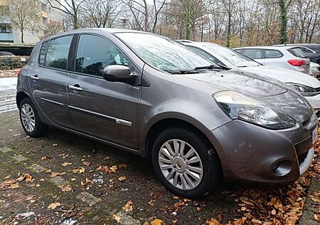 Renault Clio 3 Expression 1.2 16V 75 . Turbo
