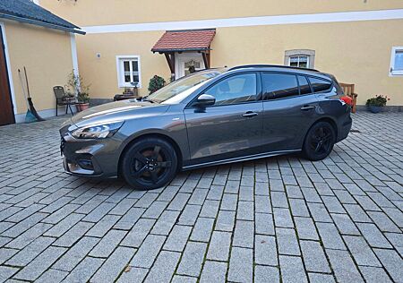 Ford Focus 1,5 EcoBoost 110kW ST-Line Turnier ST-Line